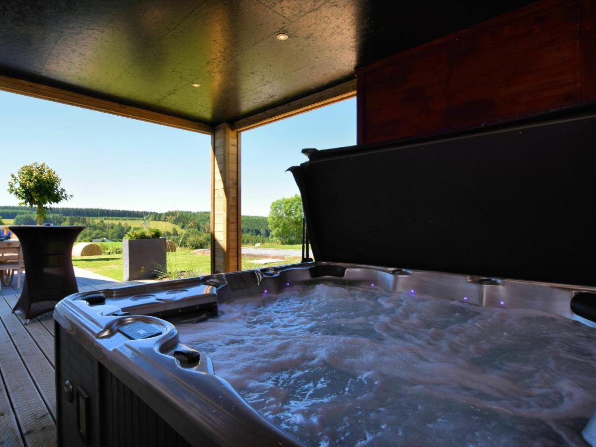 Beautiful Completely Home With Sauna Bubble Bath Filly Camera foto